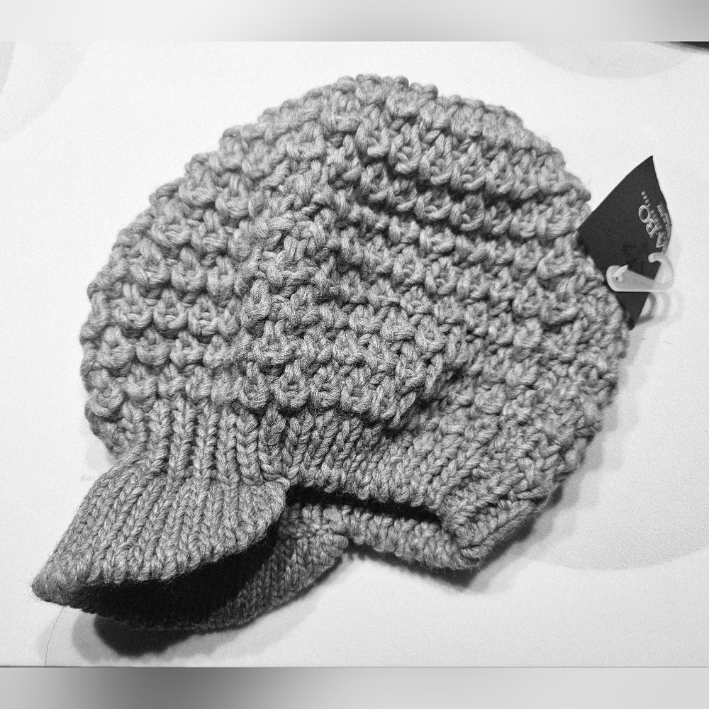 Gray Acrylic & Wool Hat Winter Warmth! New w/Tag